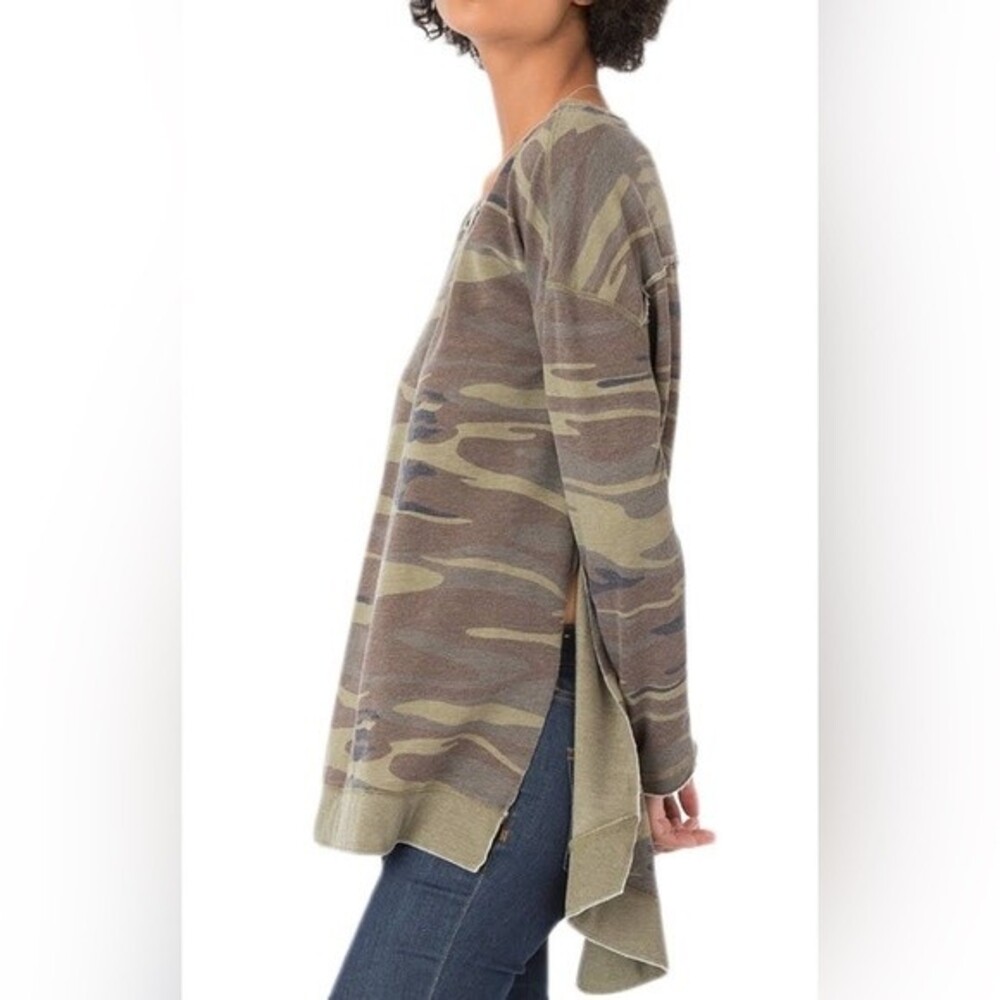 Z Supply Side Slit Cotton Blend Green Camo Weekender Pullover Size XS